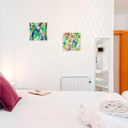 Happy Tropical - Centro Historico Apartment Malaga Luaran gambar